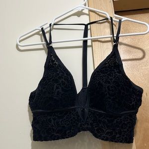 Brand: PINK Size: Medium Women’s Color: Black and Pink.